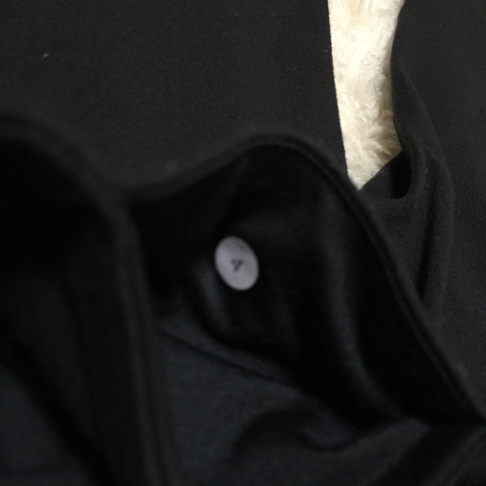 *SOLD* Lululemon Reversible Wunder Under Crop - Picture 4 of 8